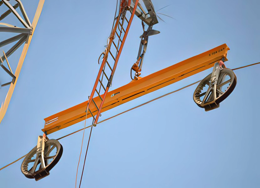 Figure 20. Spreader beam for stringing Figure 20. Spreader beam for stringing