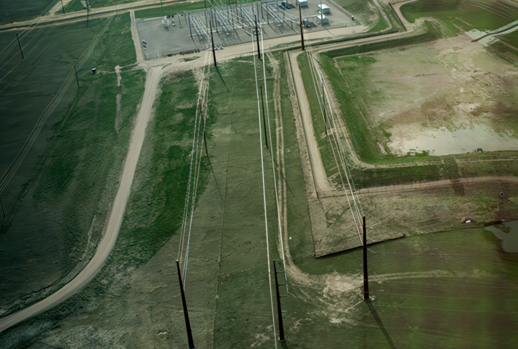 Figure 25. Double-circuit line and existing substation Figure 25. Double-circuit line and existing substation